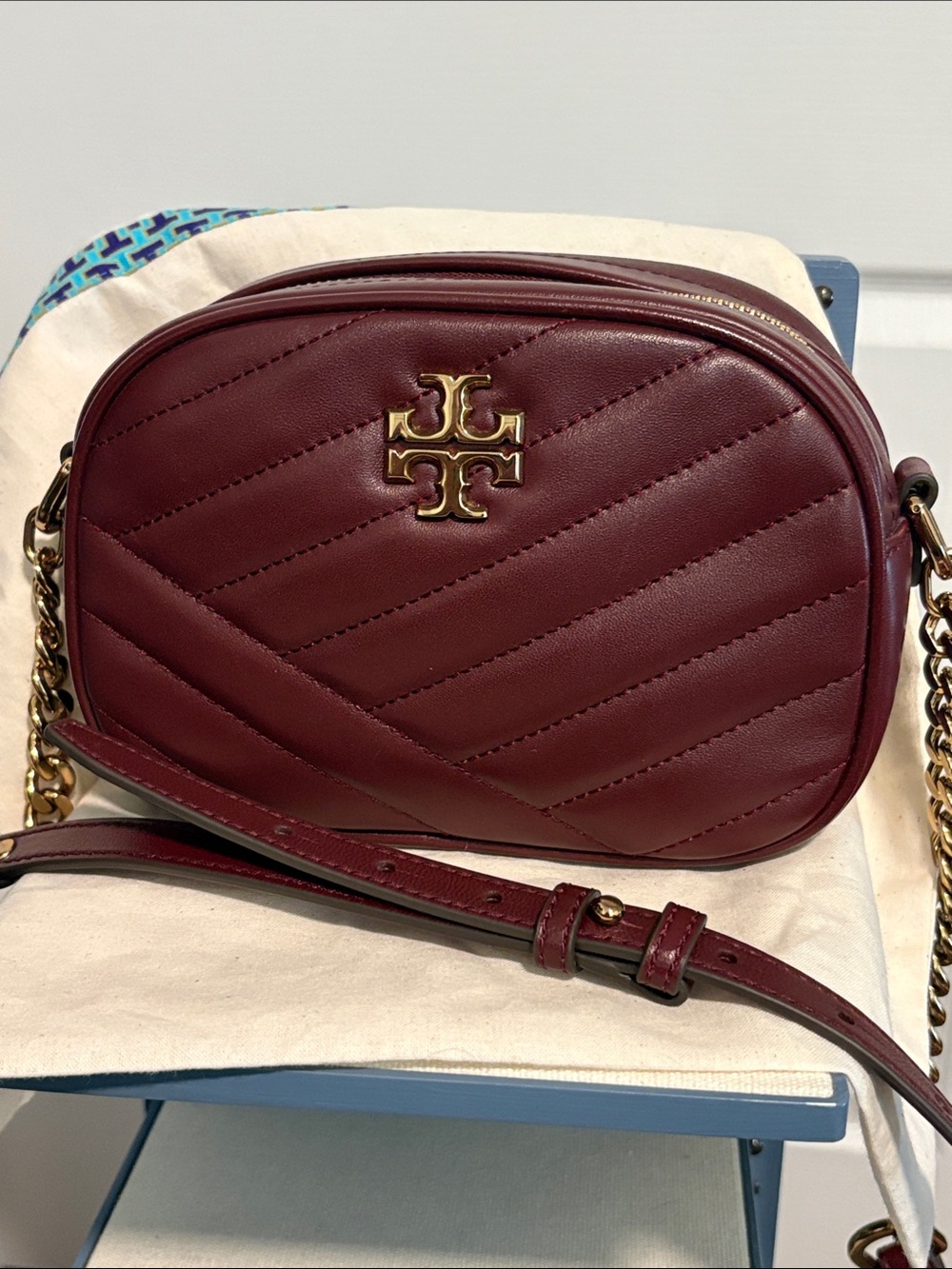 Tory Burch Kira Small Chevron Quilted Camera Bag In Burgundy W Dustbag